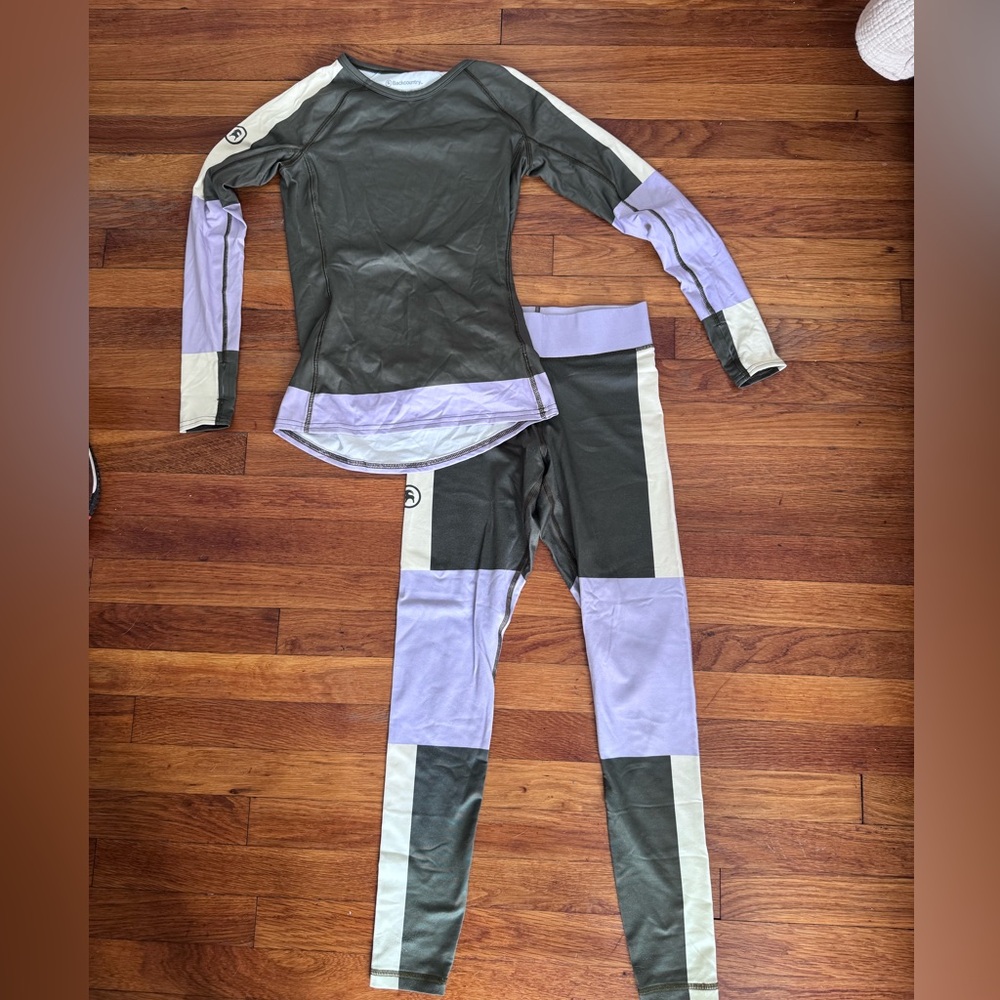 Women’s XS Backcountry base layer set